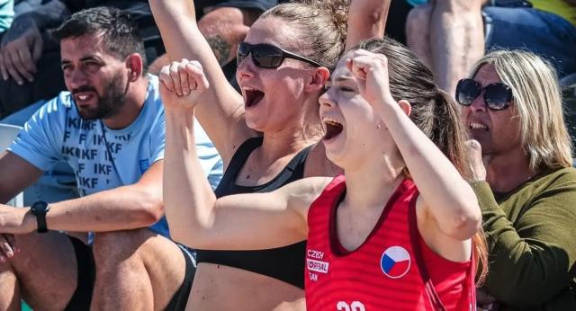 Česká beachkorfbalová reprezentace veze další bronz ze Světového poháru